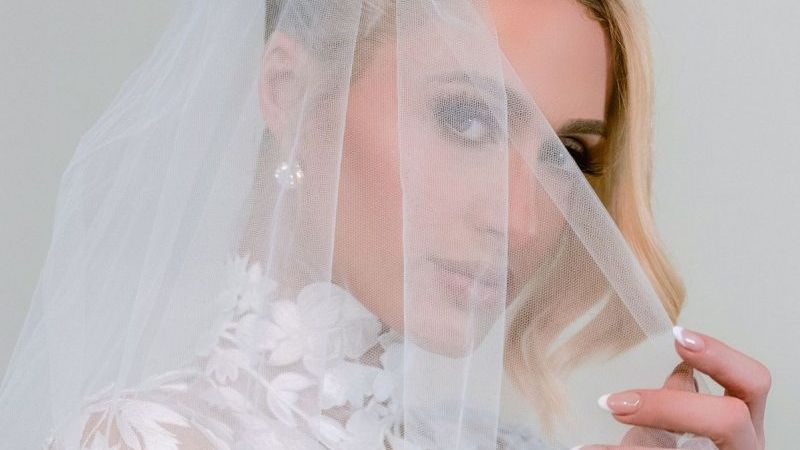 Svatební šaty Paris Hiltonové ve znamení elegance a nadčasovosti